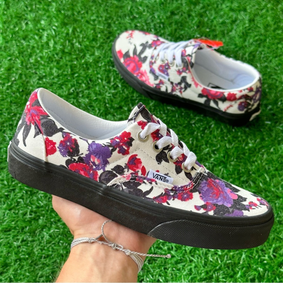 Vans Shoes - 🍀New Vans Era Florals White / Black